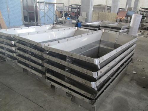 钣金加工_钣金加工中侧边翻边模具特点 钣金加工_钣金加工中侧边翻边模具特点